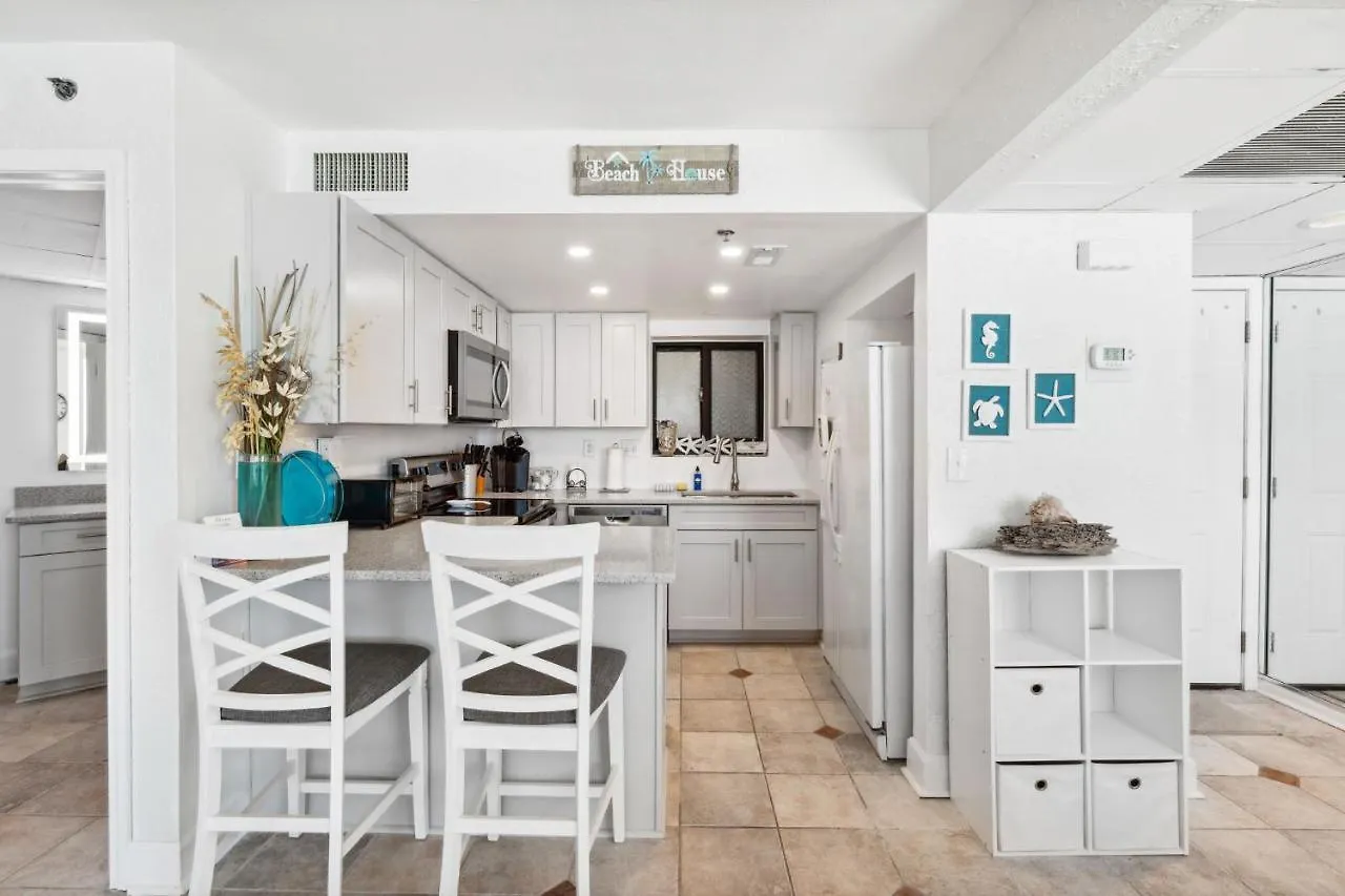 Holiday home Sunbird #706E By Nautical Properties - Beach Chair Service Included! Panama City Beach United States